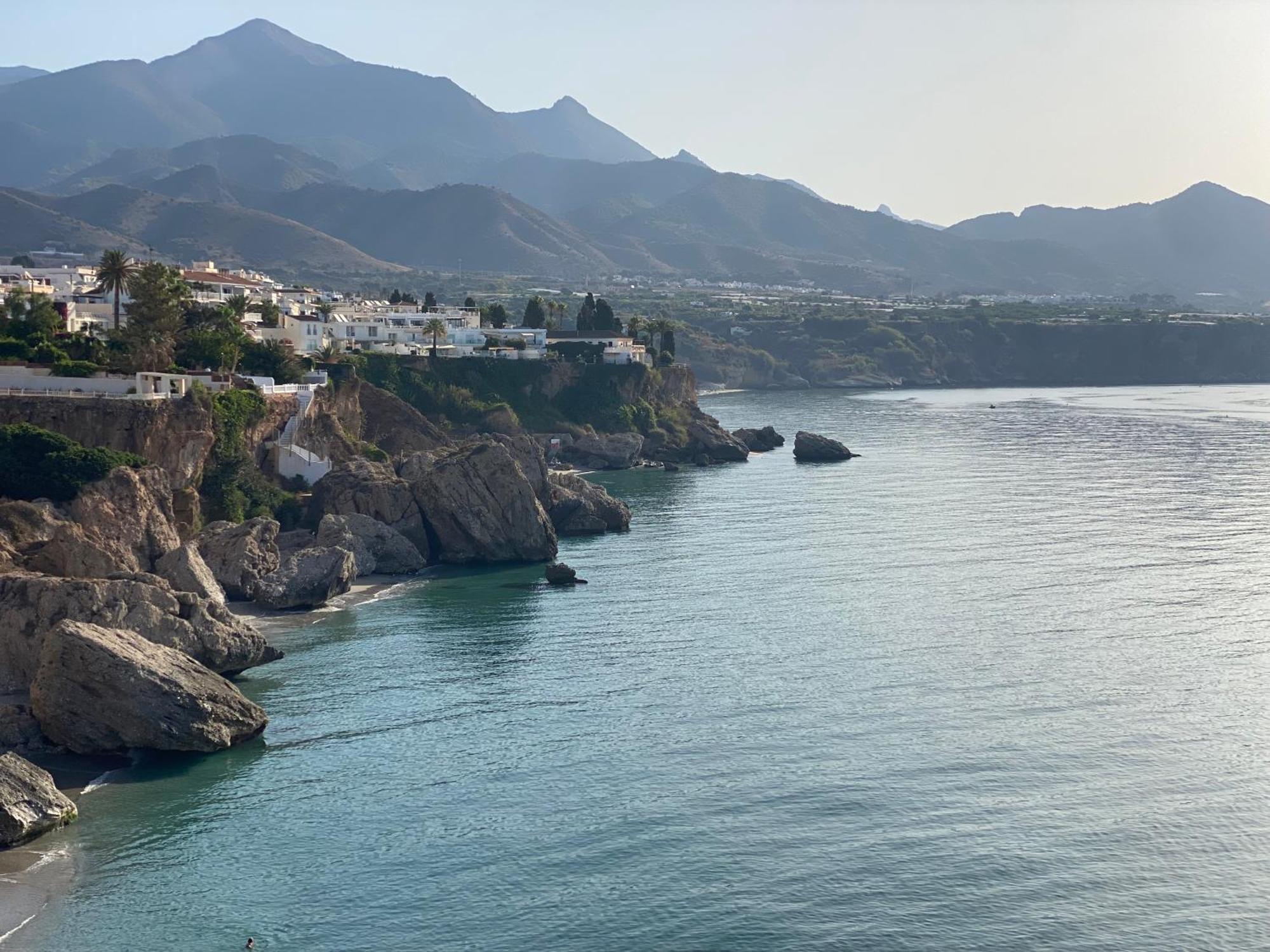 Apartamento Terraza Al Mar, Нерха Екстериор снимка